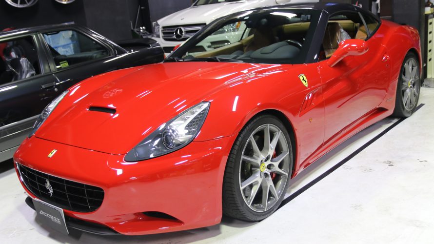 Ferrari californiaにグロスカーボンでルーフラッピング!